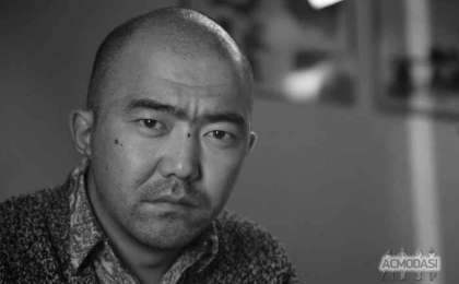 "Төсек тартып жаттым": Танымал актер қиын кезеңде "лақтырып" кеткен әншілер туралы бар шындықты айтты