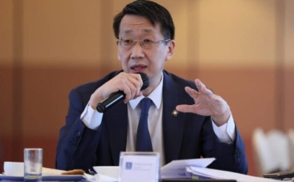 Моңғолияның Білім министрі қазақ отбасына сорпа жасап көрсетті