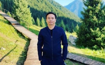 Белгілі журналист Нұрсейіт Жылқышыбайға отандық кәсіпкер қымбат көлік сыйлады (видео)