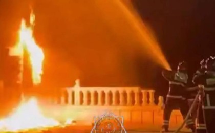 Ақтауда Жаңа жылды тойлау кезінде жасанды пальма өртенді (ВИДЕО)