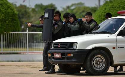 泰国南部检查站遭袭致15人死亡