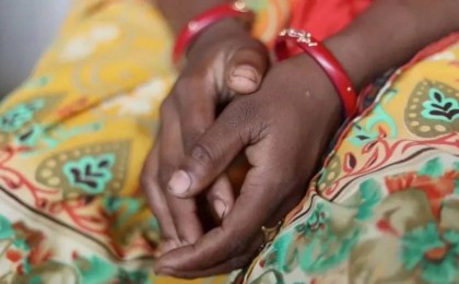 Кәмелетке толмаған қызды атасы, әкесі және ағасы зорлап, жүкті болып қалған