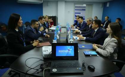 哈俄青年论坛在鄂木斯克开幕