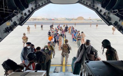 Кабулдан Алматыға 100-ге жуық адам әкелінді