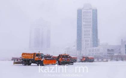 首都努尔苏丹迎来入冬首场大雪