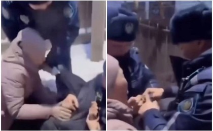 «Анасы жылап жүр»: Ақтөбеде полицейлер бозбаланы анасының көзінше күштеп әскерге алып кетпек болған видео тарады (ВИДЕО)