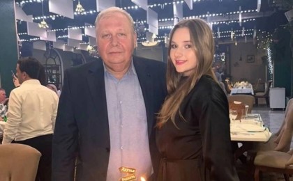 Ақтаудағы ұшақ апатында қаза тапқан ұшқыштың қызы әкесі туралы әсерлі жазба жариялады