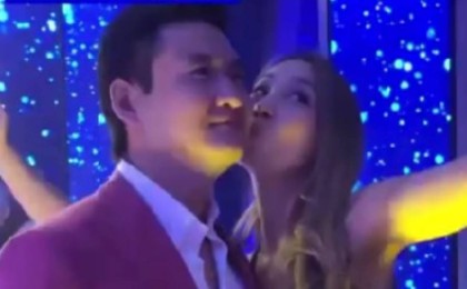 "Толқын ұрысады": Төреғали Төреәлі тойда ыңғайсыз жағдайға тап болды (видео)