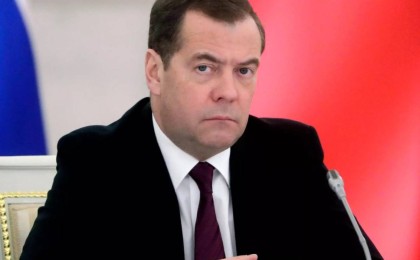 Медведев: Қазақстан - жасанды ел, біз келмейінше тәртіп орнамайды!