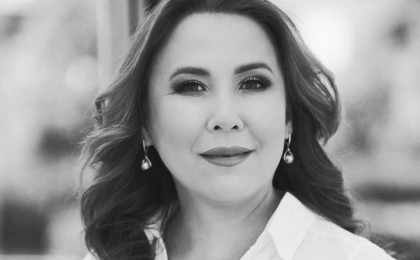 “Анасы хабарсыз” - Динара Сәтжан Ақтаудағы ұшақ апатында қаза болған Гаухар Шәймерденова туралы тың деректермен бөлісті