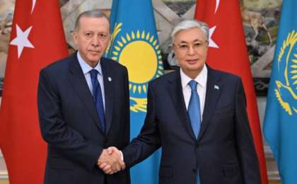 "Түркия – еліміздің ең сенімді серіктесі": Ердоған Тоқаевқа көлік сыйлады (видео)