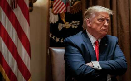 Facebook, Instagram, Twitter, Snapchat, YouTube — бәрі Трампты бұғаттады