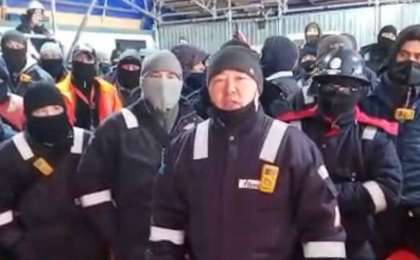 "Жалақыны 50% көтеруді сұраймыз". Қарашығанақта 300-ден астам жұмысшы аштық жариялады