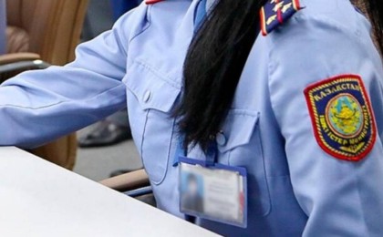 Полицей қызметкері тоғызыншы қабаттан құлап, көз жұмды