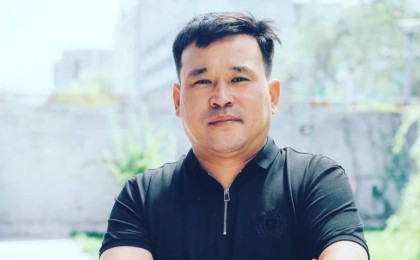 "Қарғыс атқан мобилографтар": Қанат Әлжапбаровтың тойдағы сөзі көпшіліктің ашуына тиді