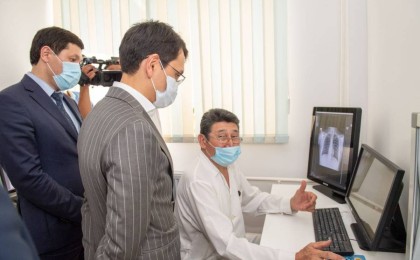 Цифрлық даму министрі Көксу аудандық ауруханасында орнатылған PACS жүйесіне оң баға берді