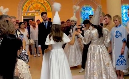 Жазира Байырбекова Англияға қазақ қызын ұзатты (Видео)