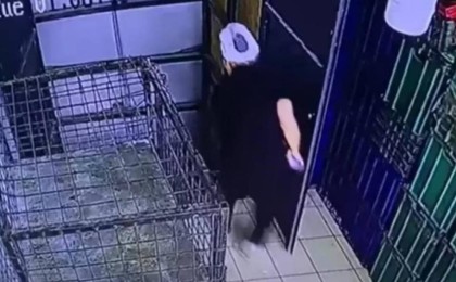 Ақтауда ер адамның үстіне лифт құлады (видео)