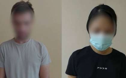 Алматыда самокат мінген тыр жалаңаш қыз бен жігіт 10 тәулікке қамалды