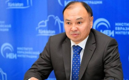 "Нан, макарон үшін несие алады": Депутат Ерлан Сайыров халықтың кедей екенін айтты