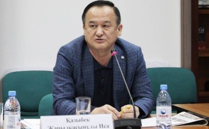 «Коммунистер өздерін әлі де Кеңес империясында өмір сүріп жатырмыз деп есептейді» - Қазыбек Иса