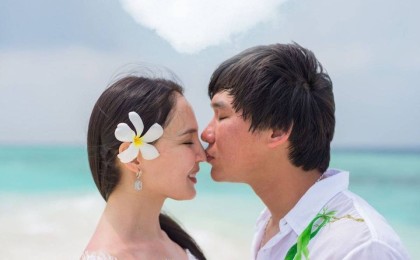 Жұлдыз Әбдікәрімова күйеуінің "бірінші әйелімен" қалай араласатынын айтты