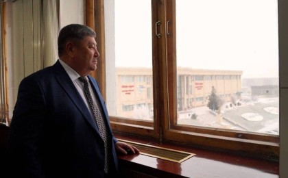 Жамбыл облысында карантин кезінде мерейтойын атап өткен әкім жазаланды