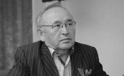 Ақын Несіпбек Айтұлы өмірден озды