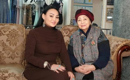 "Қан құсып жатса да, бір баласы келмеді": Нұрбике Нұрқаділовамен бір палатада жатқан әйел оның неден көз жұмғанын айтты