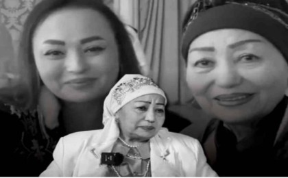 «Қан түкіріп жатса да, бір баласы келген жоқ»: Нұрқаділовамен бір палатада жатқан әйел аянышты жазба қалдырды