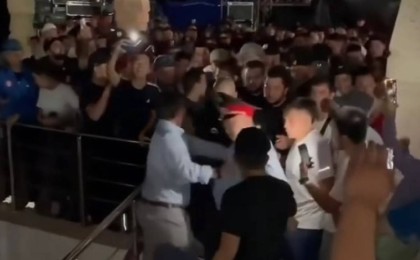 Хабиб үшін полицияны итеріп жіберген атыраулық азаматтың әрекеті көптің ашуын туғызды