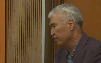 “Аштық жариялаймын”: Арыстанбек Мұхамедиұлы сотты қорқытты