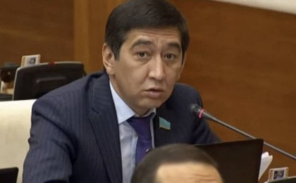 “Бұл оқиғадан хабарым жоқ” - Зайытов Шерзаттың отбасындағы қайғыға қатысты ойын айтты