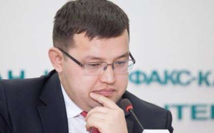 Үкіметтің бүкіл имиджіне кері әсер ететін кейіпкерлер бар - Олжас Құдайбергенов