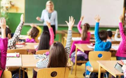 Президент мектеп қабырғасында зорлық-зомбылықтың көбейіп кеткеніне алаңдаушылық танытты