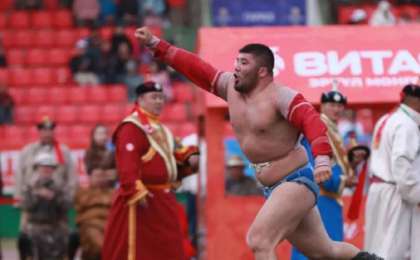 Баян-Өлгий қазағы Моңғолияның жоғары дәрежелі "Піл балуаны" атағын жеңіп алды