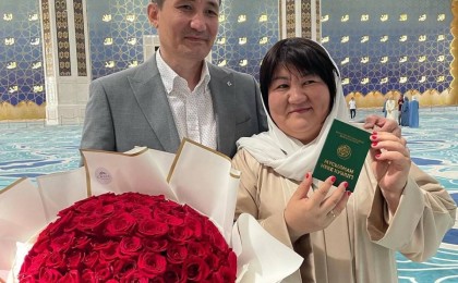 "Кім не десе, о десін": 46 жасында ұзатылған әйел желіні шулатқан өзінің махаббат хикаясын айтып берді (Видео)