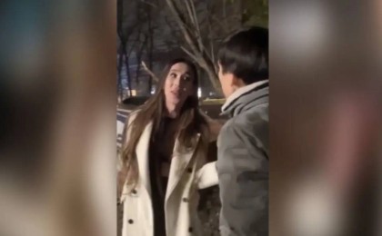 «Нелерің бар еді, тиісіп?»: трансгендер Амилайдың екі жігітті теуіп құлатқан сәті видеоға түсіп қалды