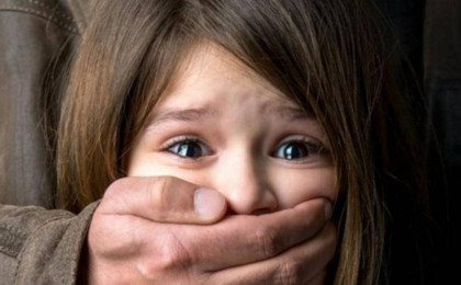 Павлодарда 16 жастағы жасөспірім көрші қыздарды зорлаған