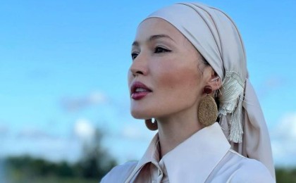 Қартайыпсыз: Кәмшат Жолдыбаева киініп шықты