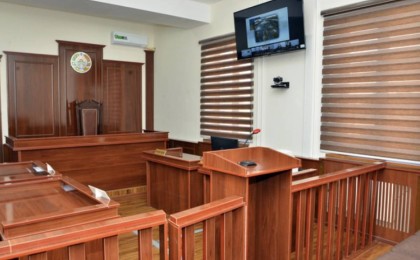 Өскеменде Халыққа қызмет көрсету орталығының экс-басшысы сотталды