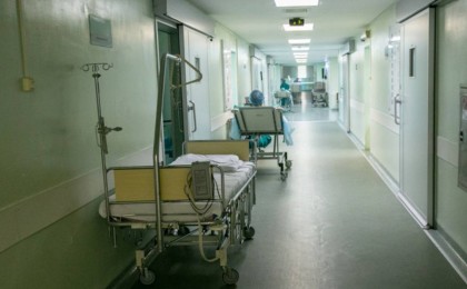 "Өлгендерді малша сүйреп дәлізге шығарып тастайды": Ұлынан айырылған маңғыстаулық келіншек ауруханадағы шындықты айтты