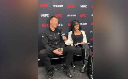 Шавкат Рахмонов UFC қызметкеріне қазақ тіліндегі ең ұзын сөзді үйретті (ВИДЕО)