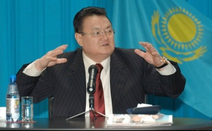 «Әкемнің адал атын Сіз қалпына келтіре аласыз!». Заманбек Нұрқаділовтің ұлы Тоқаевқа хат жолдады