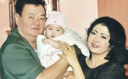 “Мені қарғап, көргісі келмеген” - Мақпал Жүнісова неліктен Заманбек Нұрқаділовке қойылған ескерткіштің ашылуына қатыспағанын айтты