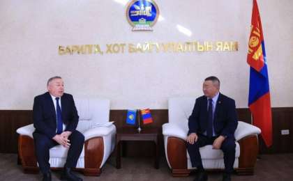 哈萨克斯坦大使会见蒙古国建设和城市发展部部长