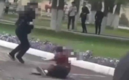 Қарағандыда колледж студенттерінің пышақтасқан сәті видеоға түсіп қалды (видео)