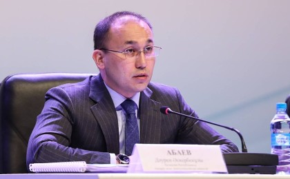 Тілімізді жоғалтып жатырмыз деген әңгімені тоқтату керек – Абаев