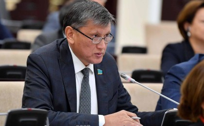 Сенатор педофилдерді ату керек деп мәлімдеді