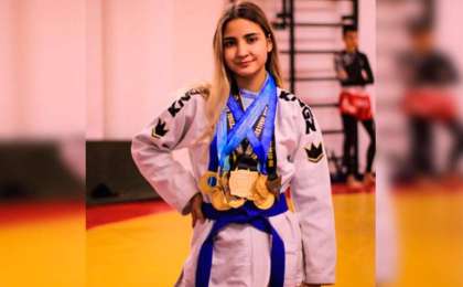 哈萨克斯坦选手在国际柔术大赛上夺金